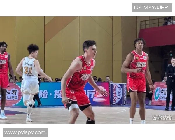 深圳篮球队个人能力引发热议球迷观点各异引发讨论 深圳篮球队个人能力引发热议球迷观点各异引发讨论