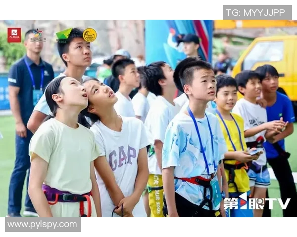 重庆攀岩队意识形态争议引发热议与思考攀岩运动的未来发展 重庆攀岩队意识形态争议引发热议与思考攀岩运动的未来发展